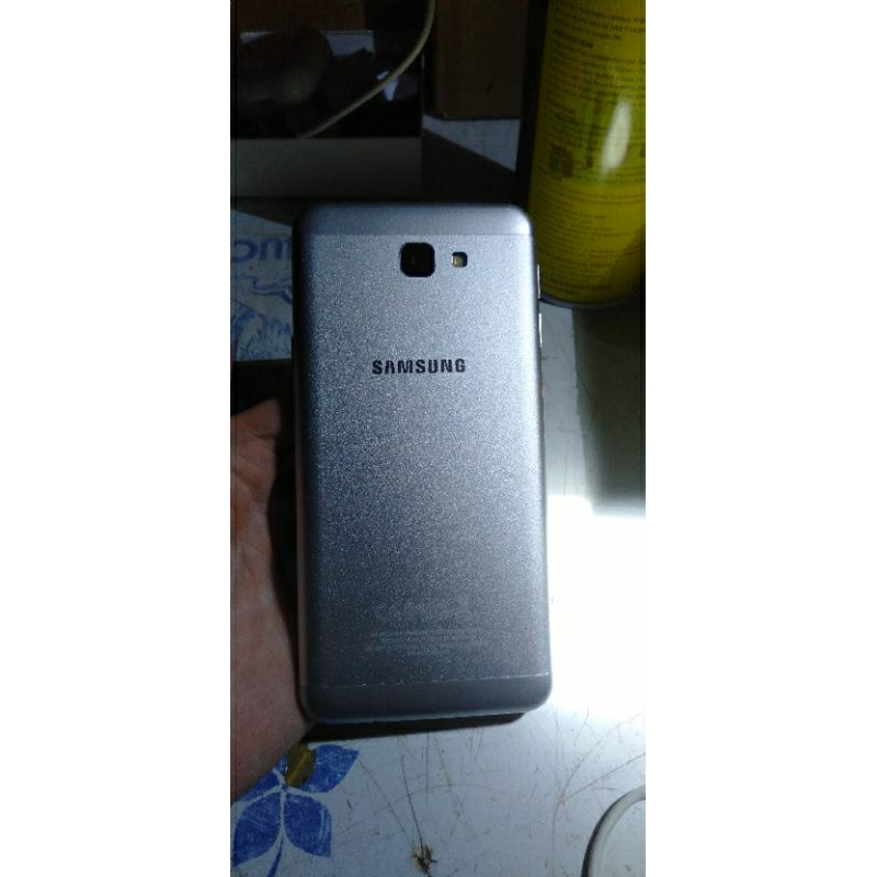 Samsung j5 prime ram 2 bộ nhớ 16GB.
