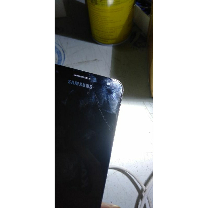 Samsung j5 prime ram 2 bộ nhớ 16GB.