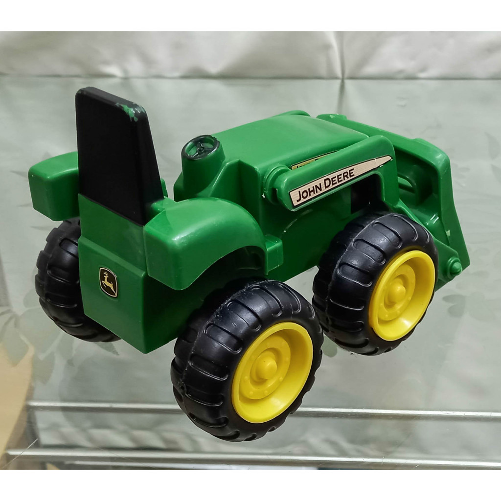 90% Đồ chơi xe công trường Chiếc xe xúc nhựa chơi cát John Deere. Hàng chính hãng Ertl – John Deere