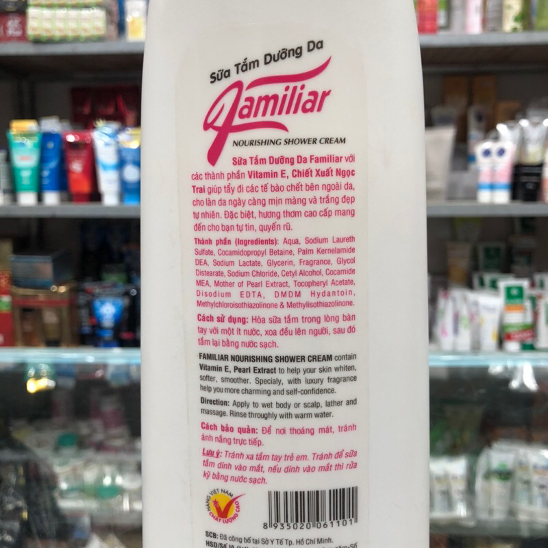 Sữa tắm dưỡng da Familiar chai 900ml