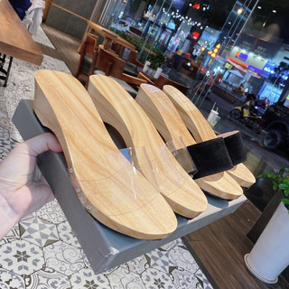 Dép guốc gỗ quai ngang