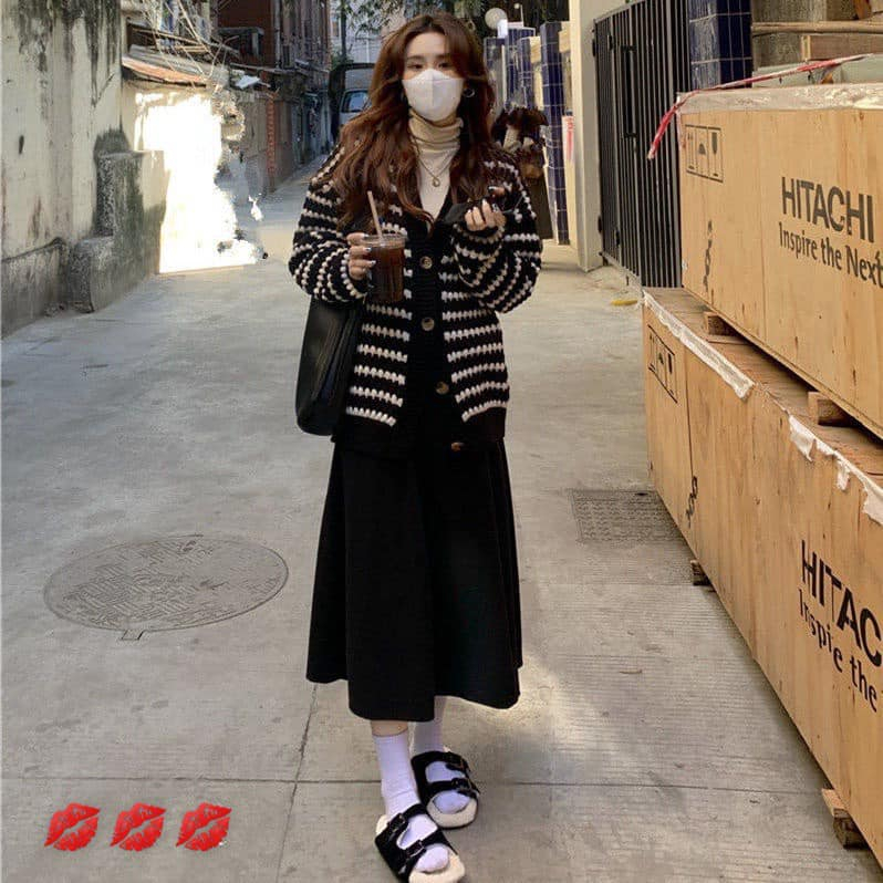 Áo cardigan kẻ đen