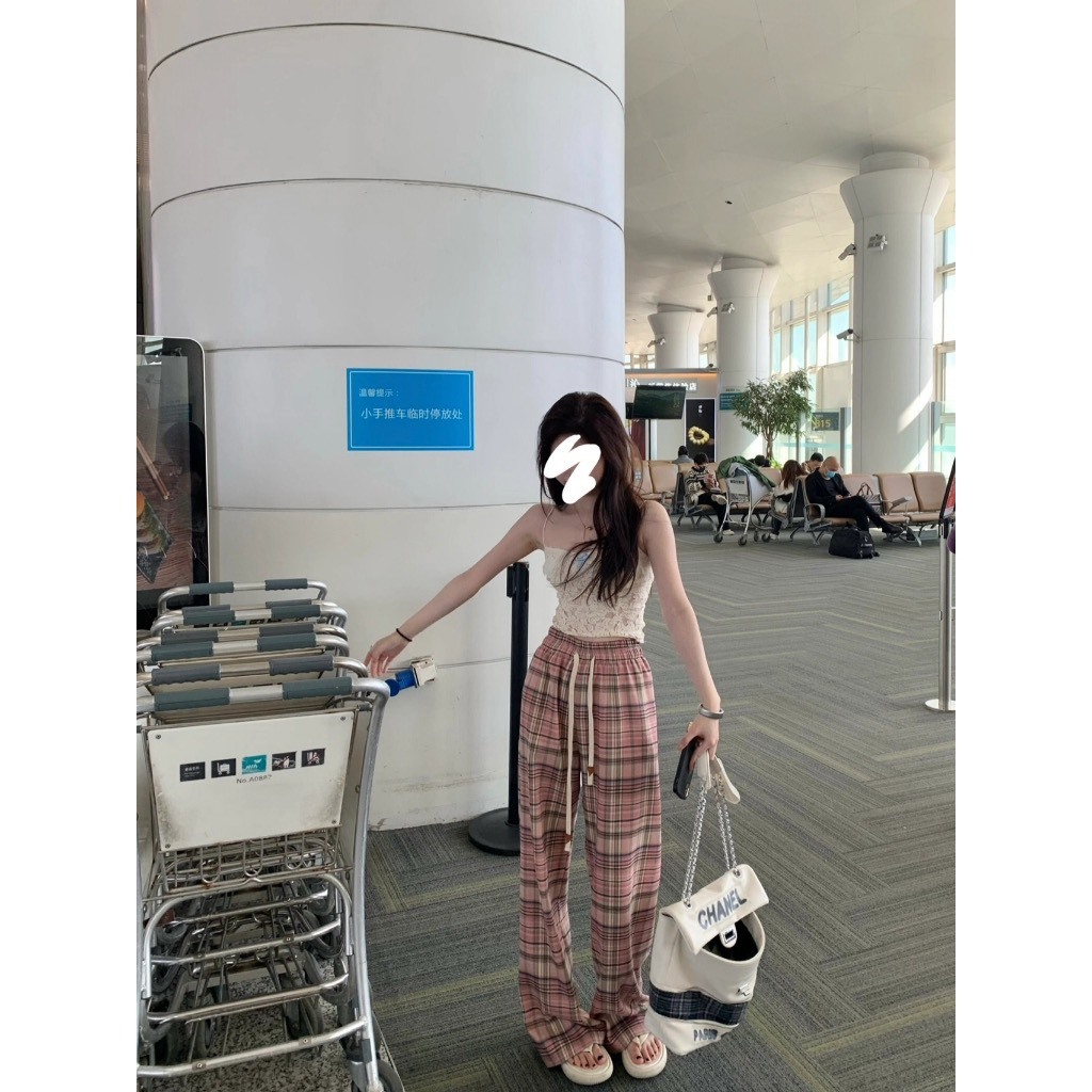 Quần thể thao kẻ sọc hồng vải dày dặn