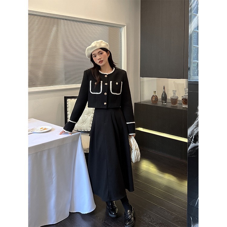 Sét nhung đen chân váy dài vừa sang vừa đẹp cho các tiểu thư