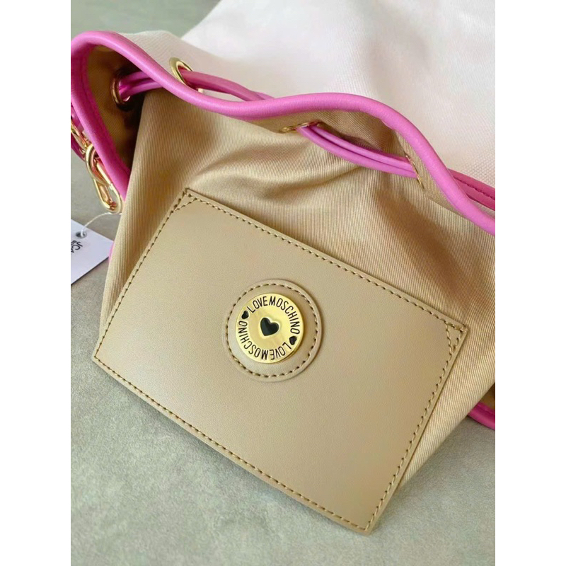 -Túi bucket rút dây  Mozchino heart bucket bag--canvas thêu tone hồng