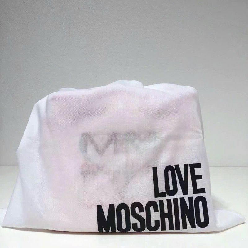 -Túi bucket rút dây  Mozchino heart bucket bag--canvas thêu tone hồng