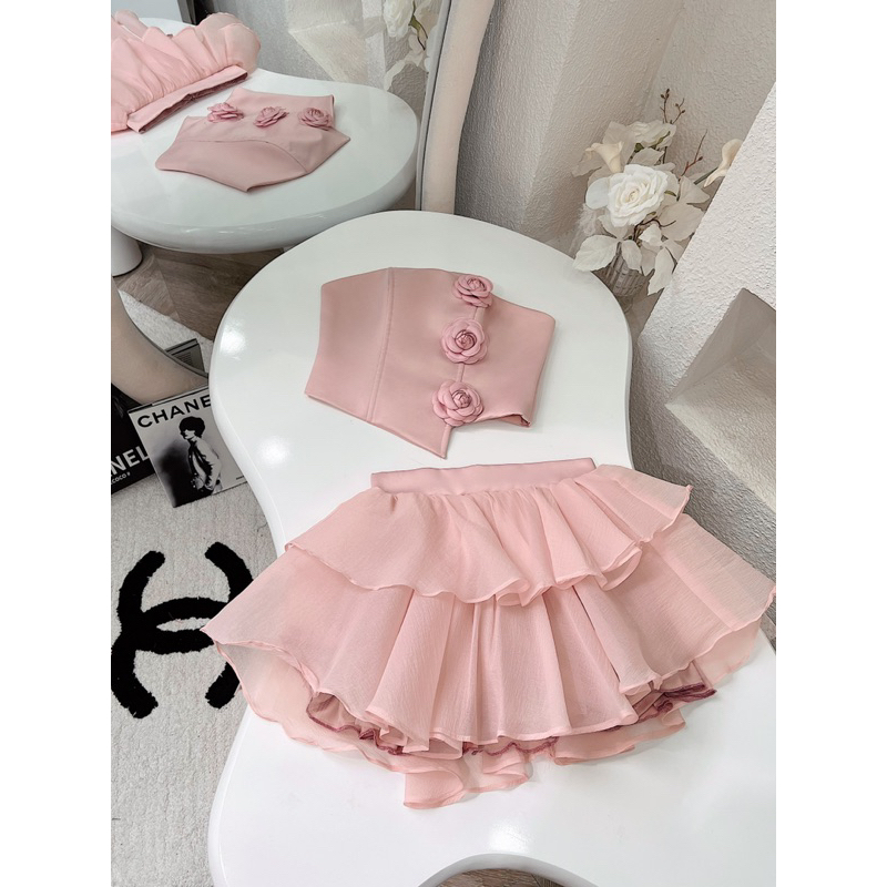 Set áo cúp hoa trà chân váy tầng xoè