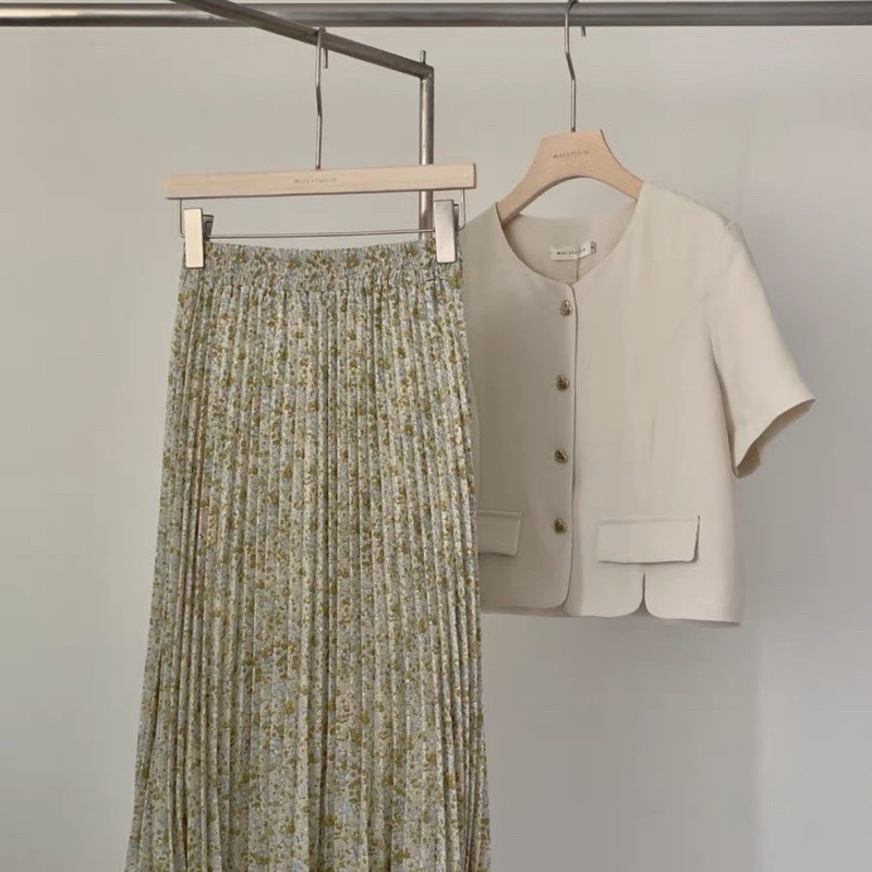 Áo sơ mi tay ngắn gấu lượn tròn cúc tím VGU chất liệu lụa hàn châu