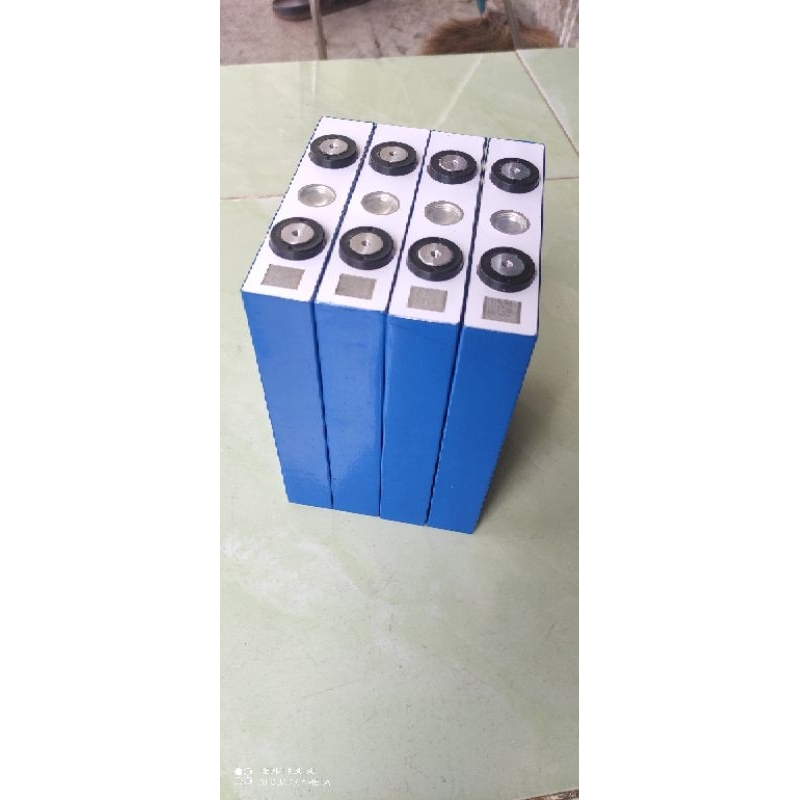 Pin lithium sắt Phosphate EVE - 3.2v 56Ah mới  tặng kèm ốc vít
