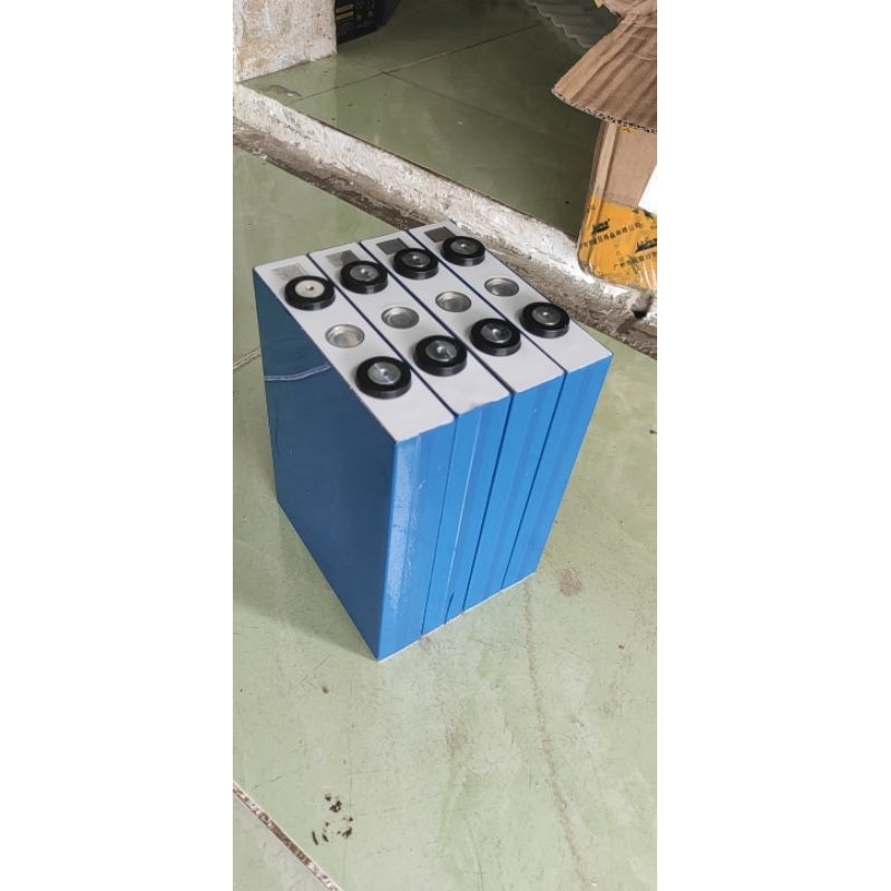 Pin lithium sắt Phosphate EVE - 3.2v 56Ah mới  tặng kèm ốc vít
