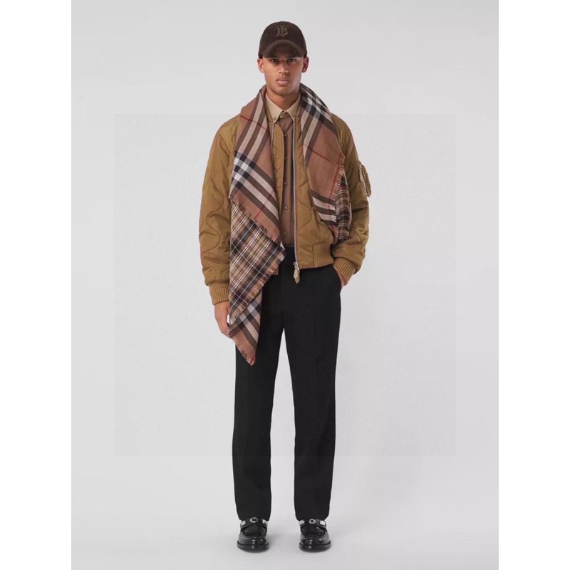 Khăn choàng dài hoạ tiết thương hiệu mẫu mới 2023 - Hàng có sẵn