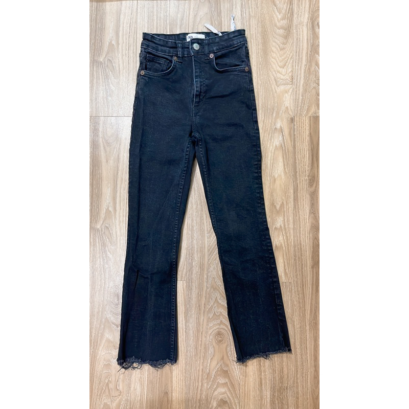 🎀🥀♥️ Quần Zara Size 32  loe nhẹ, ôm dáng hack cao, form đẹp chưa bạc màu nhé các nàng ạ