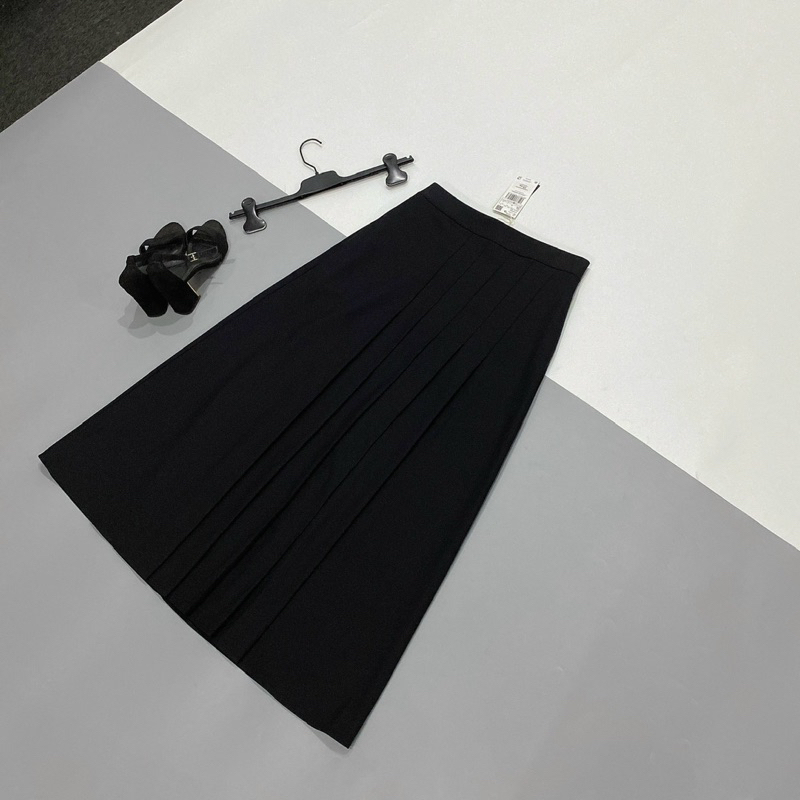 Chân váy xếp ly Zara