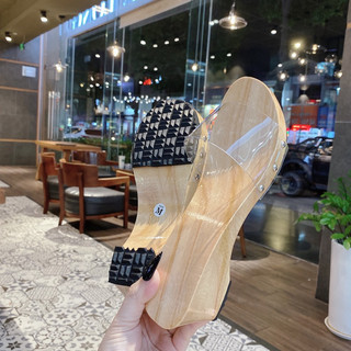 Dép guốc gỗ quai ngang