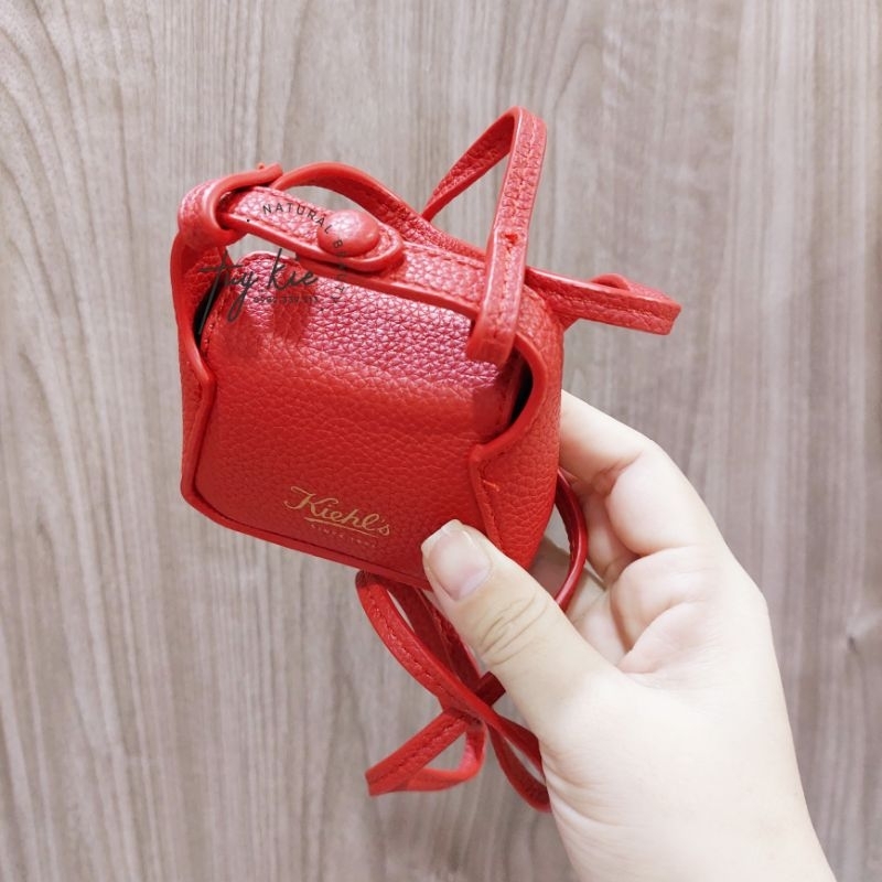 Túi Đeo Chéo Kieo Nền Đỏ
