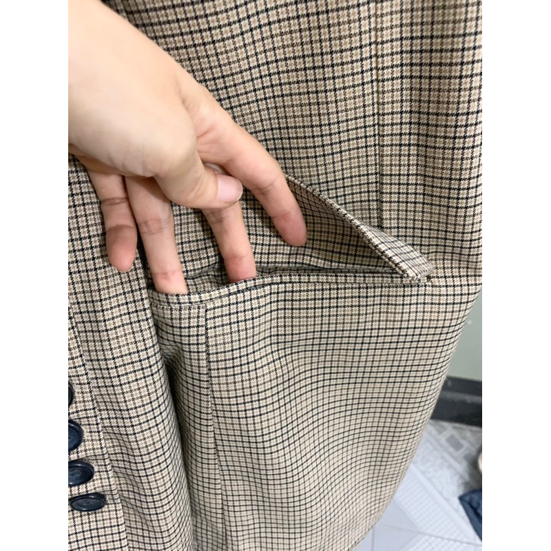 Áo blazer kẻ phong cách