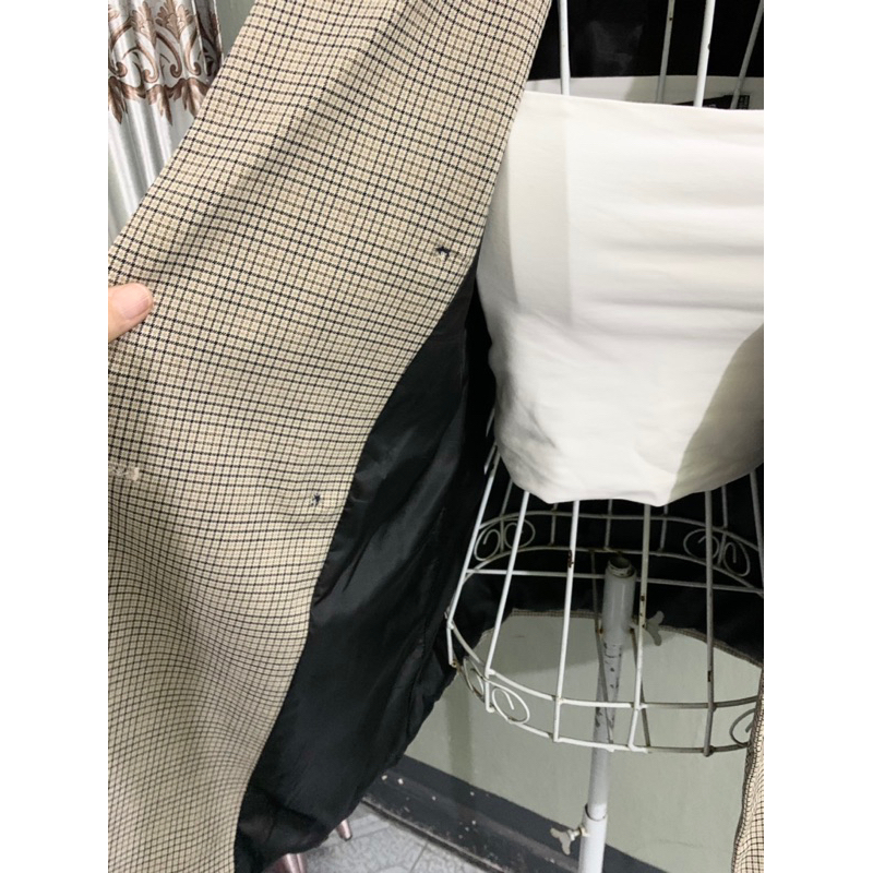 Áo blazer kẻ phong cách