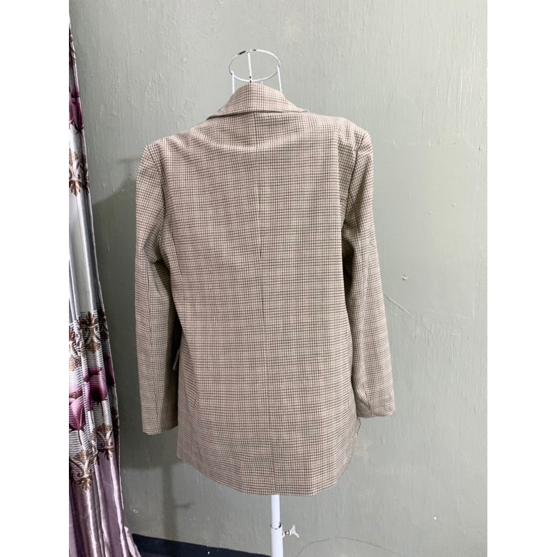Áo blazer kẻ phong cách