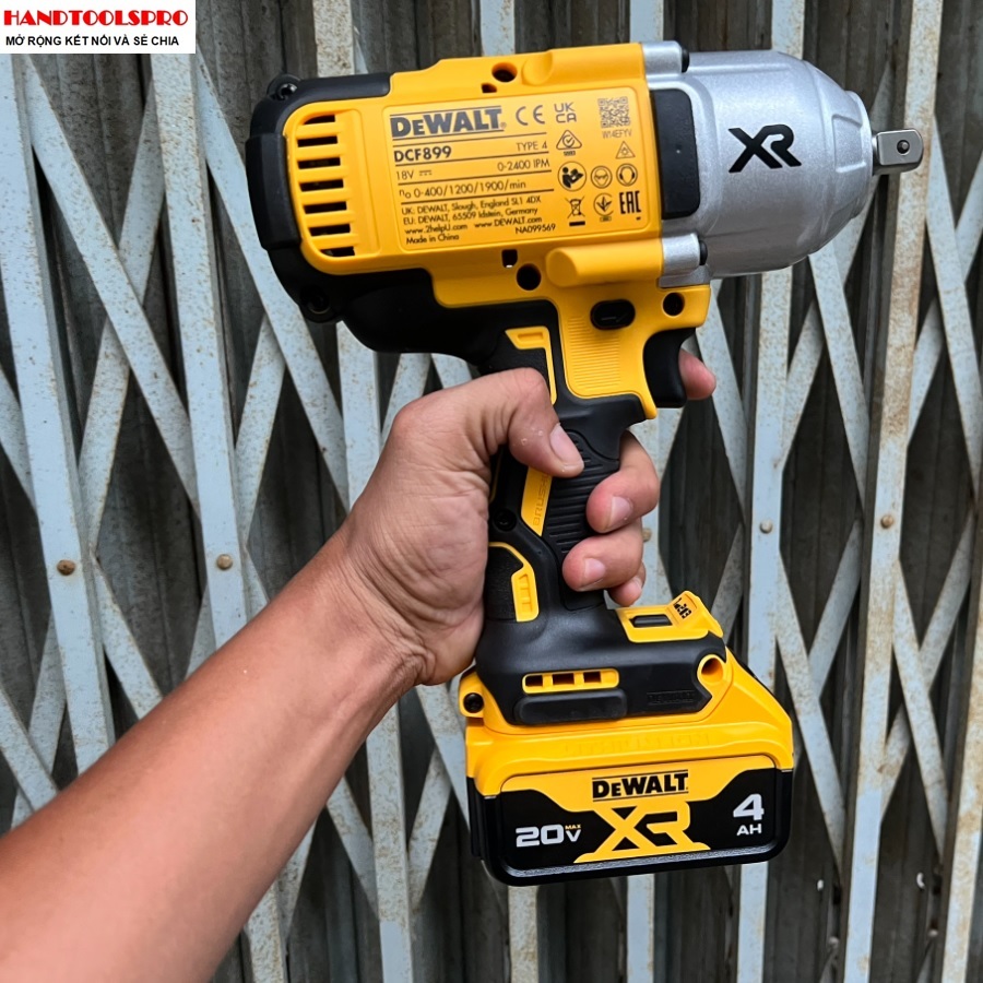 18V MÁY VẶN BU LÔNG ĐỘNG LỰC PIN 1/2 inch 950N.m DEWALT DCF899M2