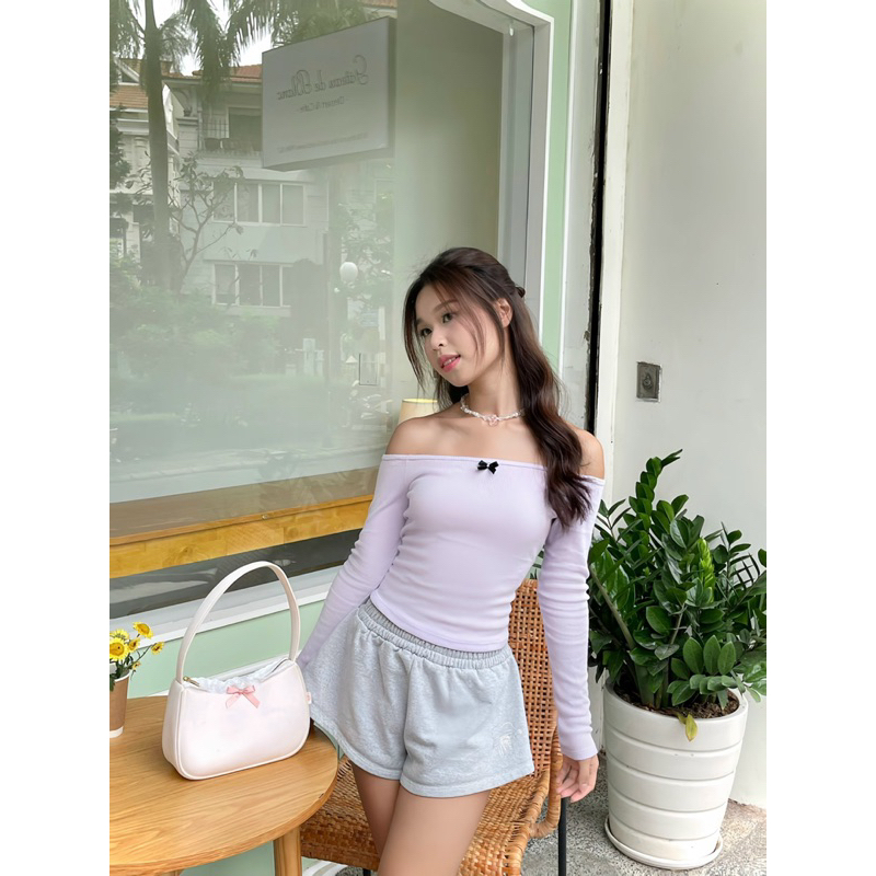 Emlaine.sg Áo tím pastel trắng da tay dài hở lưng trái tim