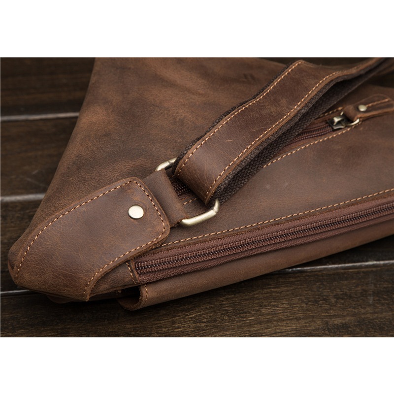 Túi đeo chéo nam da bò sáp T101 Louiet Store hình tam giác vuông kích thước 20*27*30