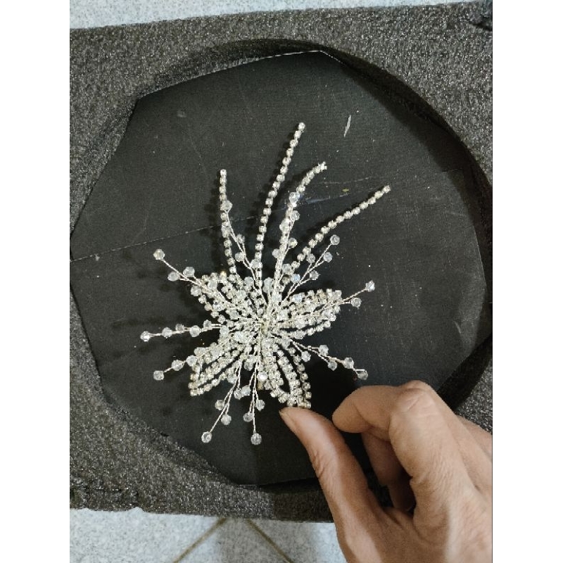 Cài tóc cô dâu bà sui giá tại xưởng sản xuất