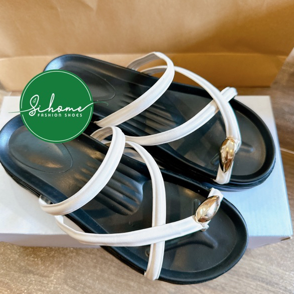 Dép lê nữ, dép nữ xỏ ngón đính khuy vàng đế bánh mỳ 5PH êm chân siêu nhẹ