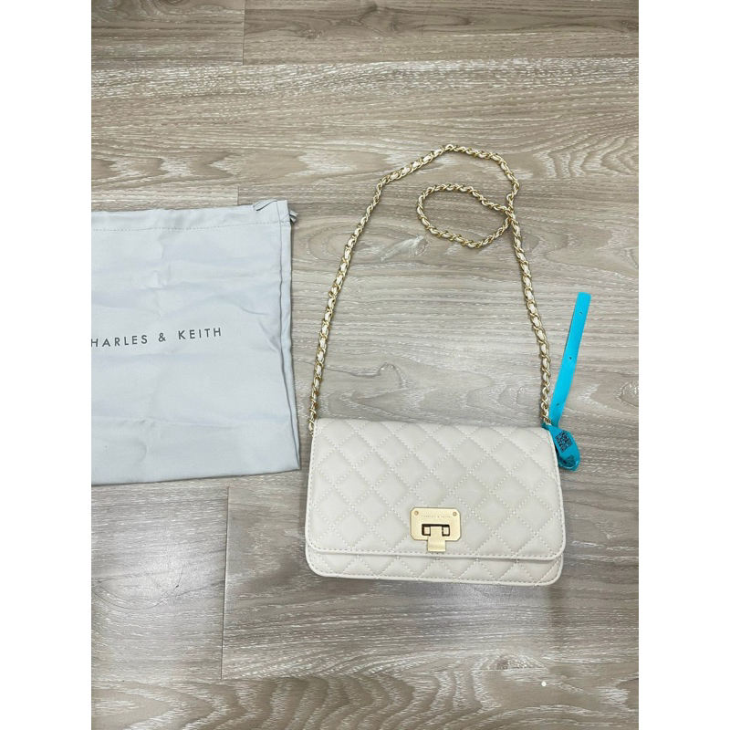 TÚI CNK TRẮNG Ô TRÁM ĐEO CHÉO KHÔNG BOX