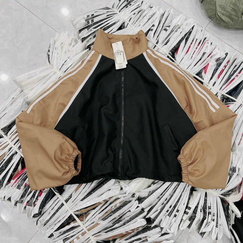 Áo Khoác Bomber Dù Croptop 2 Lớp Tay Bồng Cánh Dơi Trendy 2023