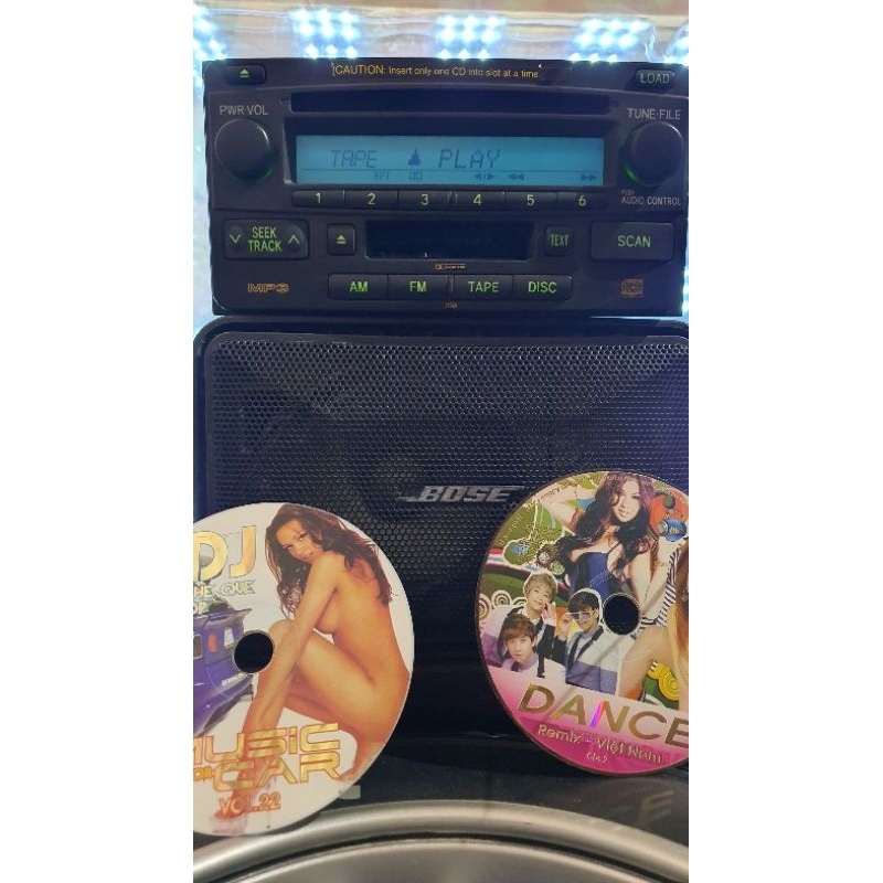 Máy phát nhạc liền Amply TOYOTA 6DISK tape. tính năng Radio tape cd 6disk.
