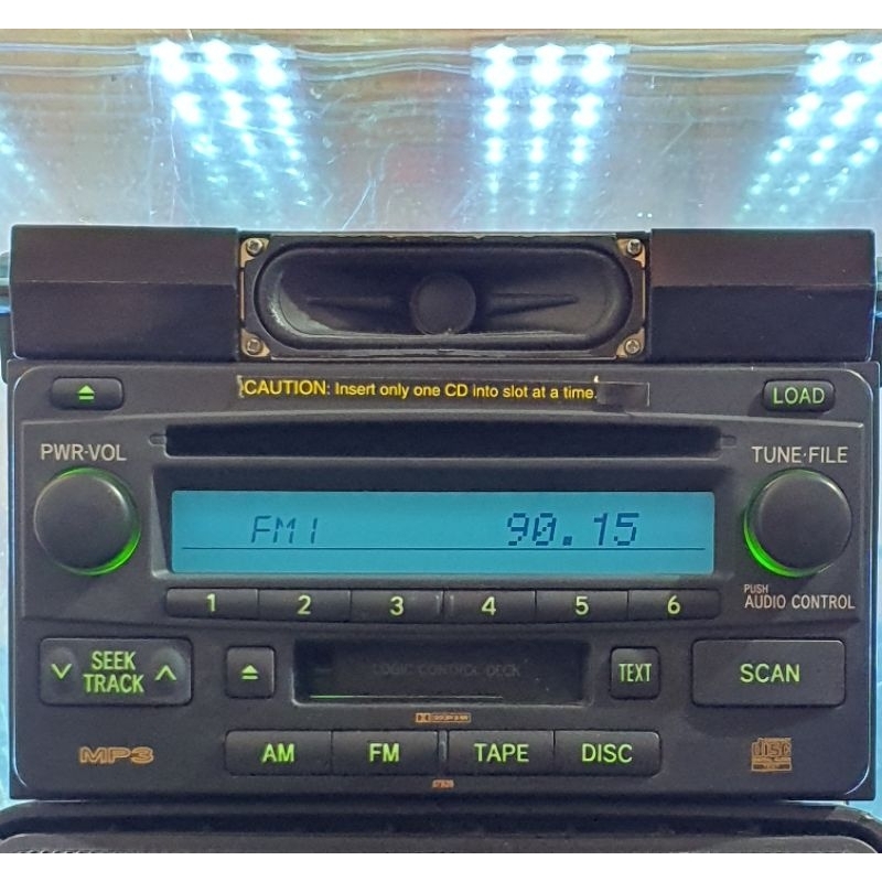 Máy phát nhạc liền Amply TOYOTA 6DISK tape. tính năng Radio tape cd 6disk.