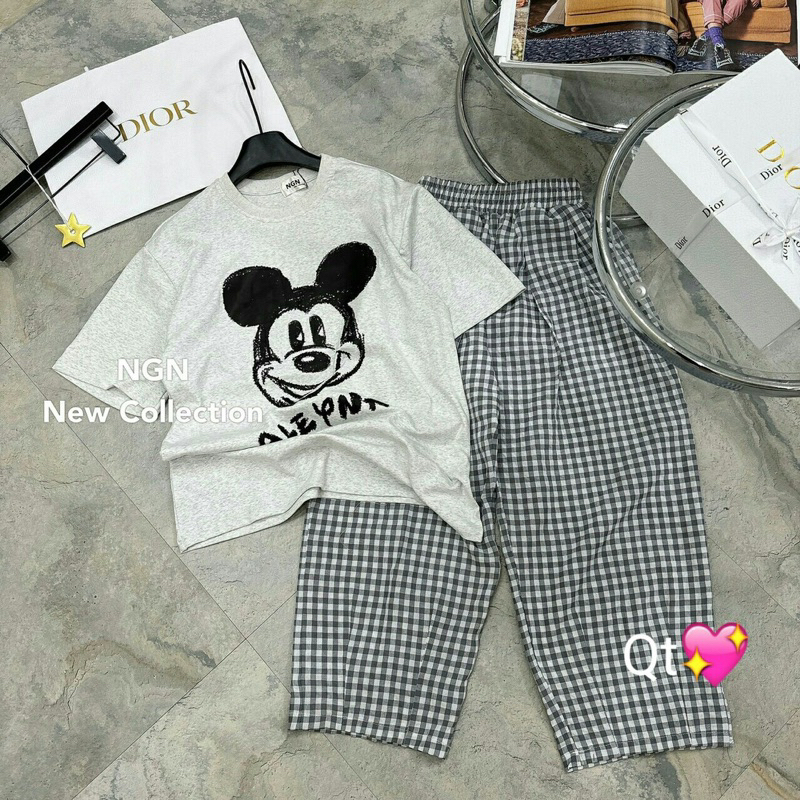 Set Áo Phông Mickey Kèm Quần Kẻ Kim Anh Bùi