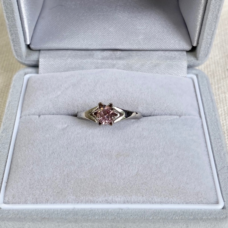 Nhẫn đính đá - hàng si Nhật