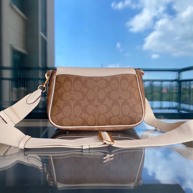 Túi coach lucy màu mới đeo chéo