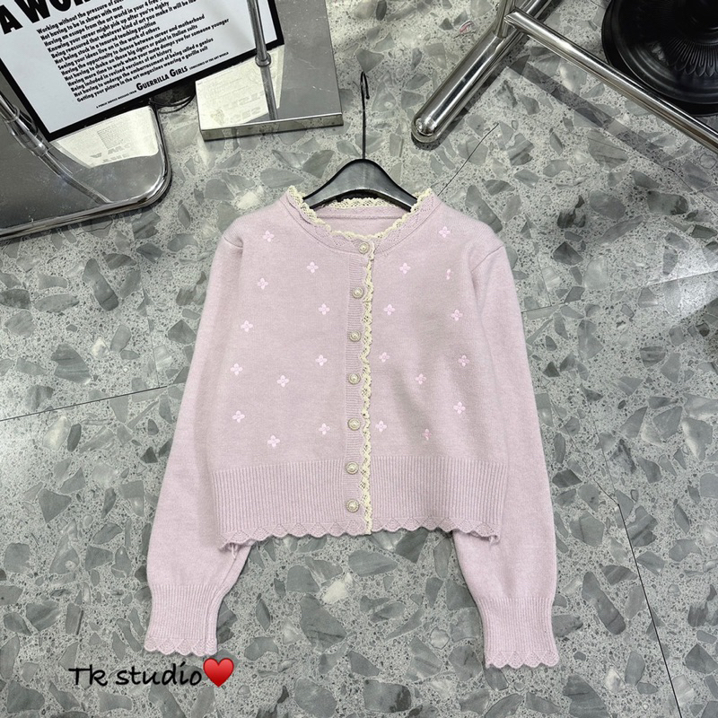 Áo khoác len cardigan viền bèo cúc ngọc