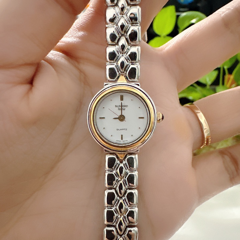 Đồng hồ nữ si nhật dáng lắc tay hiệu Sunlord, dây khoá zin