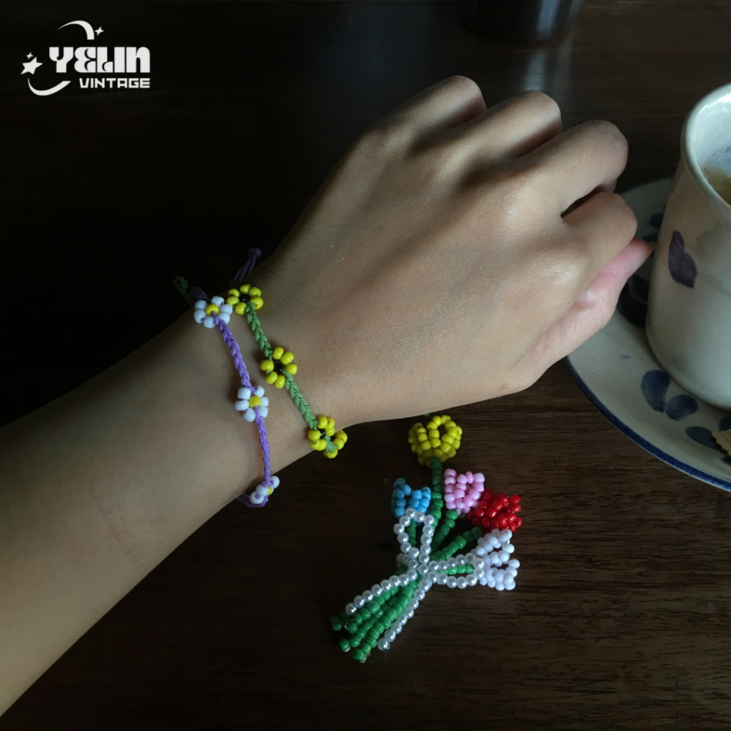 ✦𝘆𝗲𝗹𝗶𝗻.𝘃𝗶𝗻𝘁𝗮𝗴𝗲 ✿ Vòng tay hạt cườm hình hoa cúc dây rút giống Roses - Jennie