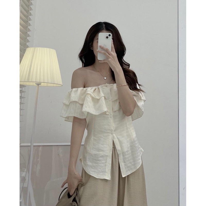 ÁO KIỂU BẸT VAI NGẮN TAY XẺ TÀ NHẸ ĐÍNH NÚT CÔNG CHÚA  M8