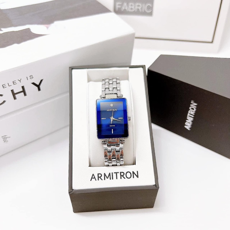 Đồng Hồ Nữ Armitron Case 23 x30mm Chống Nước 30m