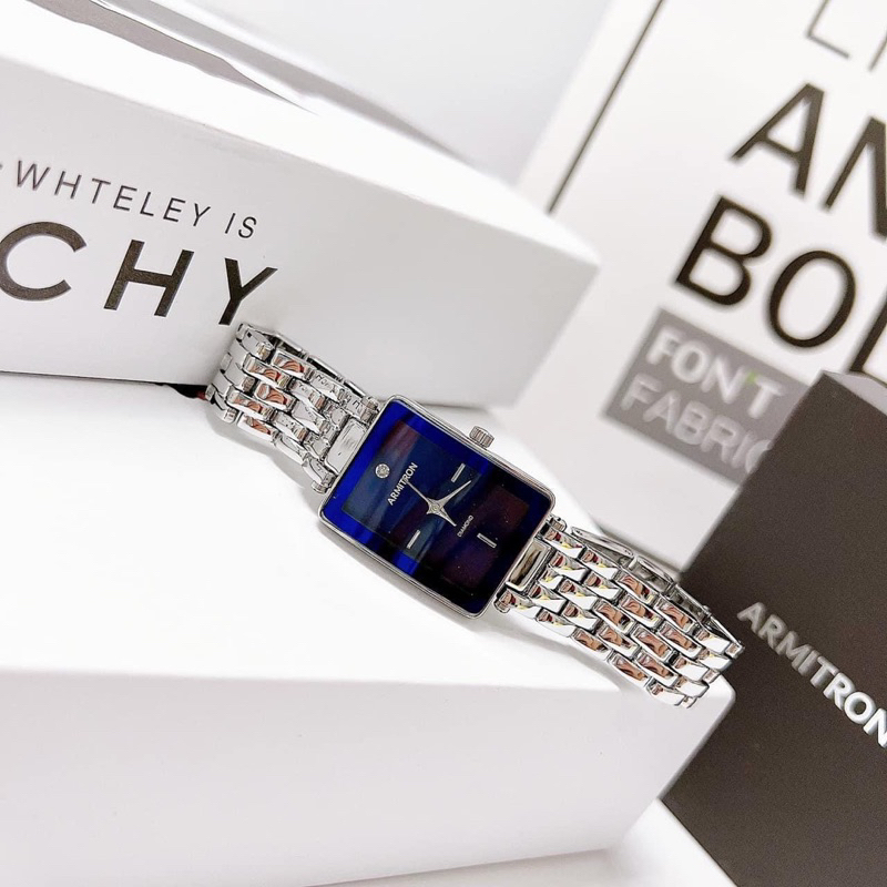 Đồng Hồ Nữ Armitron Case 23 x30mm Chống Nước 30m