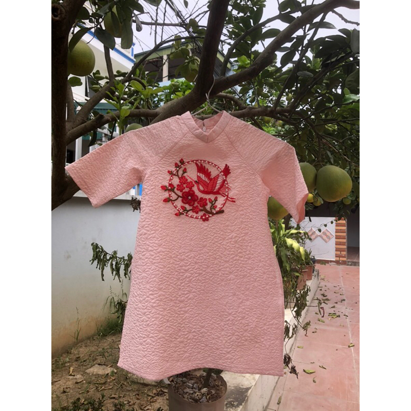 Áo dài cách tân dành cho bé gái