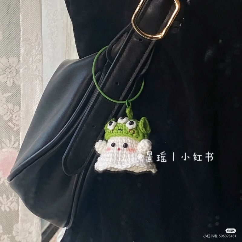 Móc khoá con ma đội mũ xinh xắn bằng len handmade của Mập