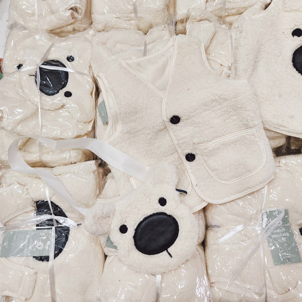 Set áo gile lông gấu kèm túi đeo chéo dành cho bé trai và bé gái