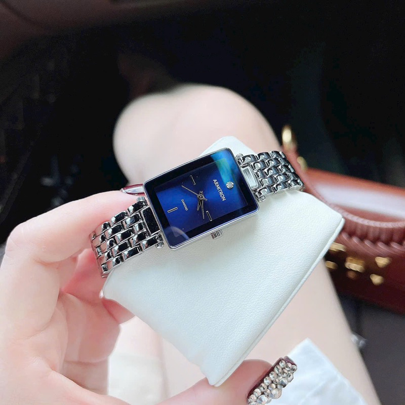 Đồng Hồ Nữ Armitron Case 23 x30mm Chống Nước 30m