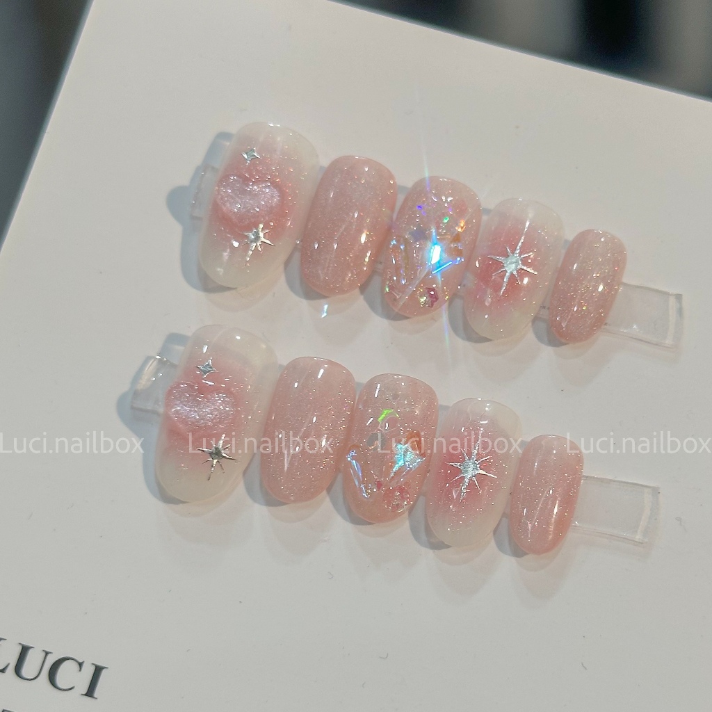 Móng úp thiết kế nailbox ngắn dễ thương nhũ lấp lánh phong cách Hàn Quốc Luci.nailbox