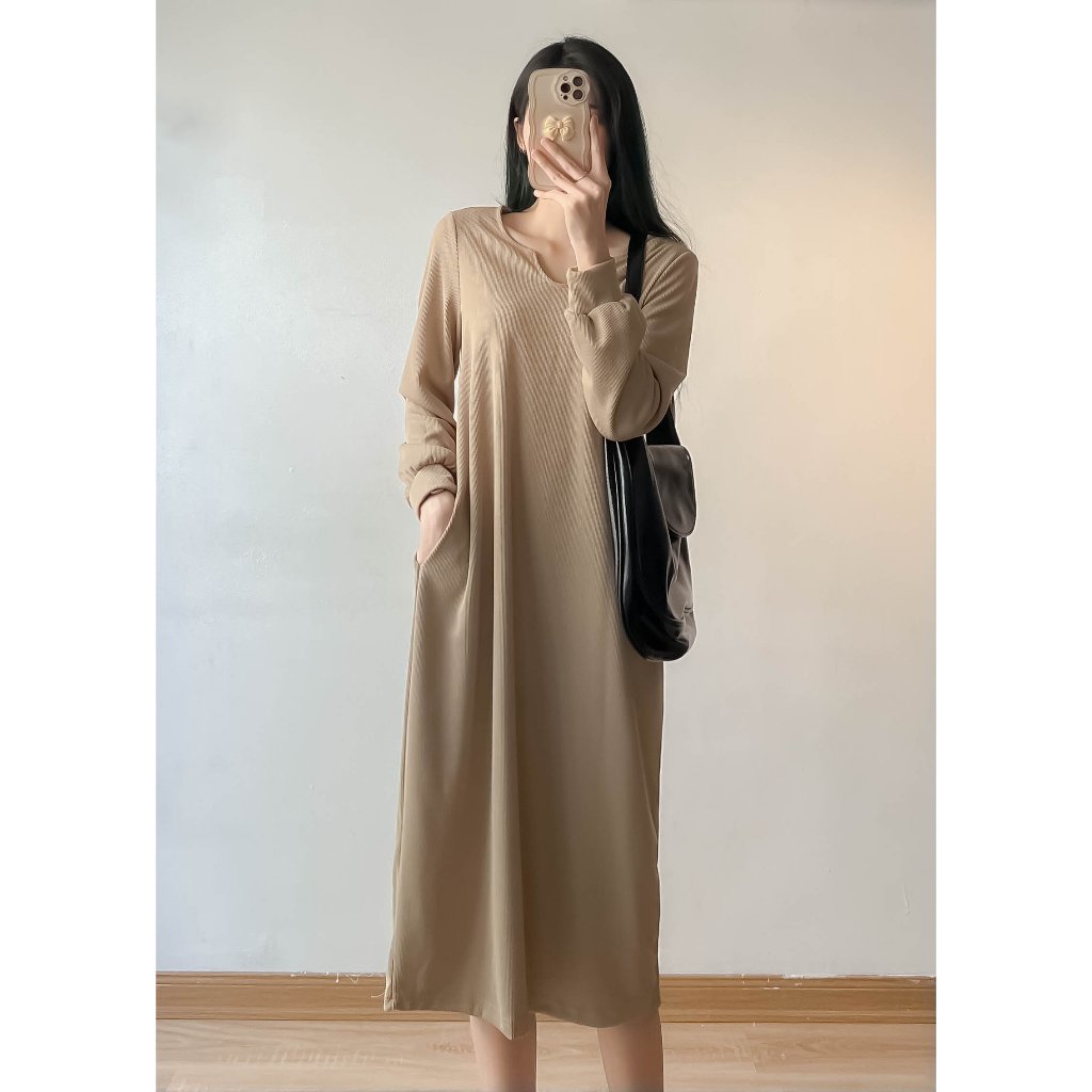 Váy dáng suông rộng dài chất nỉ tăm xẻ sau có túi 2 bên hông - Retrostyle - Vay0216_P5K1