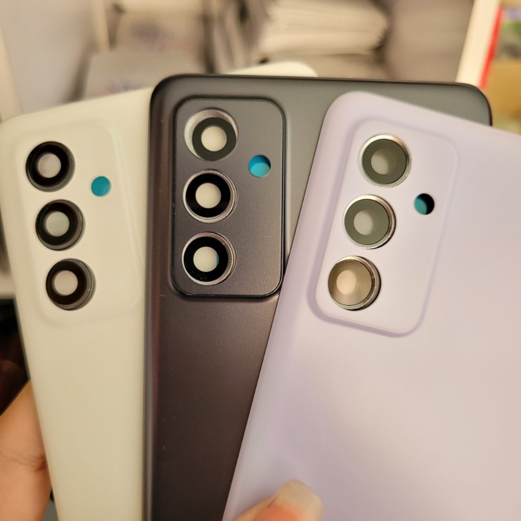 Nắp lưng Samsung A82 có kính camera, keo viền - Shop Dung
