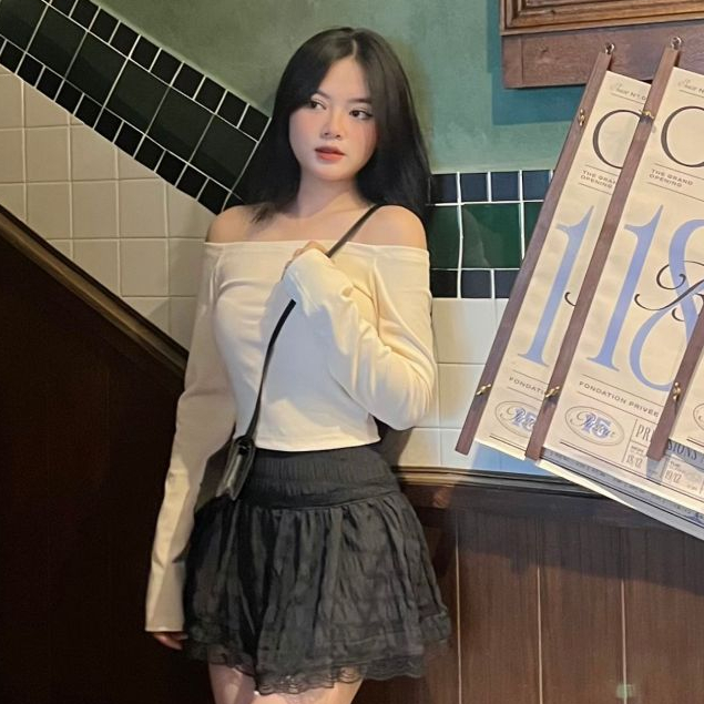 Áo thun gân viền cổ ren - Emma Top Wepretty chất vải co dãn phù hợp với mùa thu