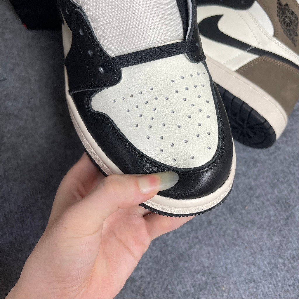 Giày Air Jordan 1 Retro High Dark Mocha LikeAuth