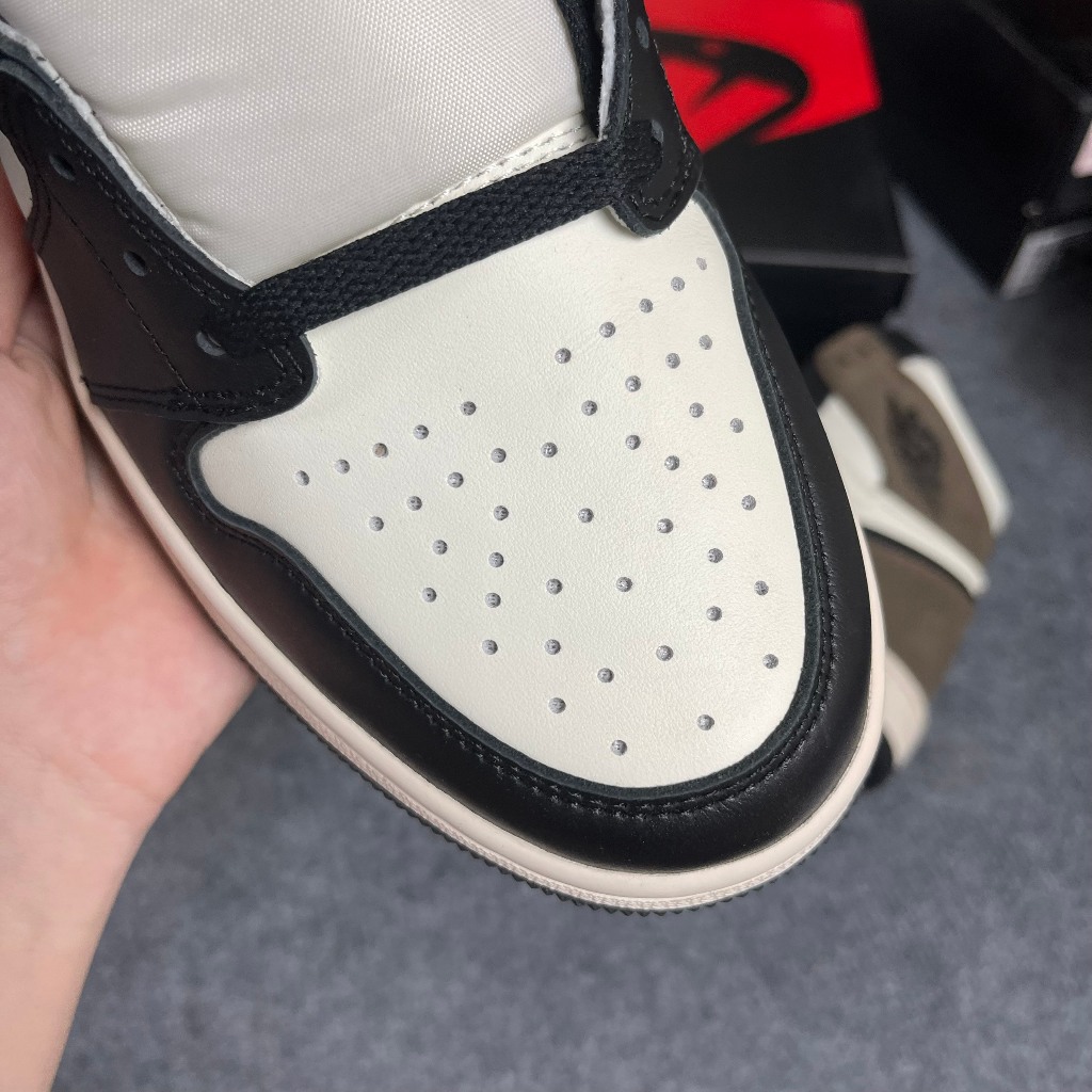 Giày Air Jordan 1 Retro High Dark Mocha LikeAuth